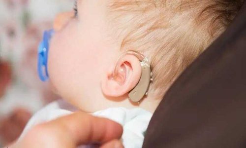 نگران شنوایی کودک تان هستید؟/ توضیحات این متخصص را بخوانید