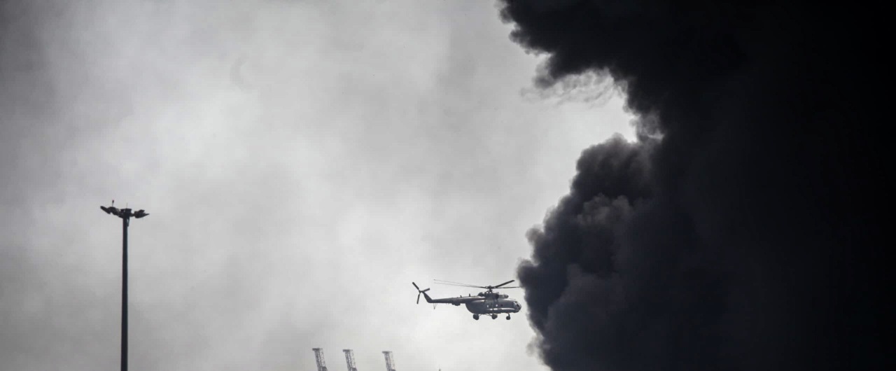 تعطیلی مدارس، دانشگاه‌ها و ادارات بندرعباس به دلیل انفجار و آلودگی هوا