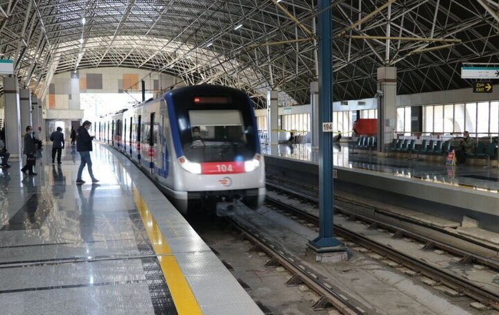 علت توقف قطار مترو تهران در خط ۵ چه بود؟