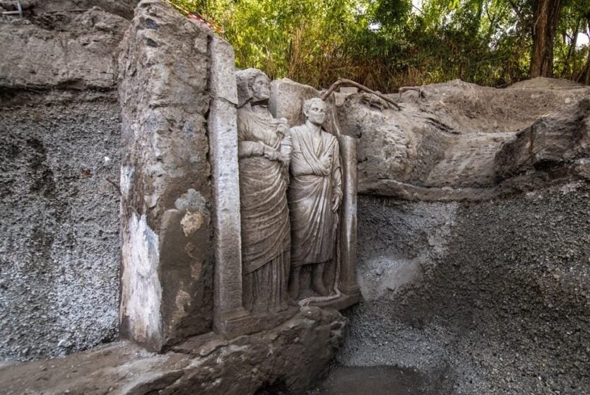 کشف دو مجسمه بزرگ در شهر سوخته