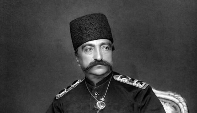 ناصرالدین‌شاه محو تماشای آکواریومی در لندن